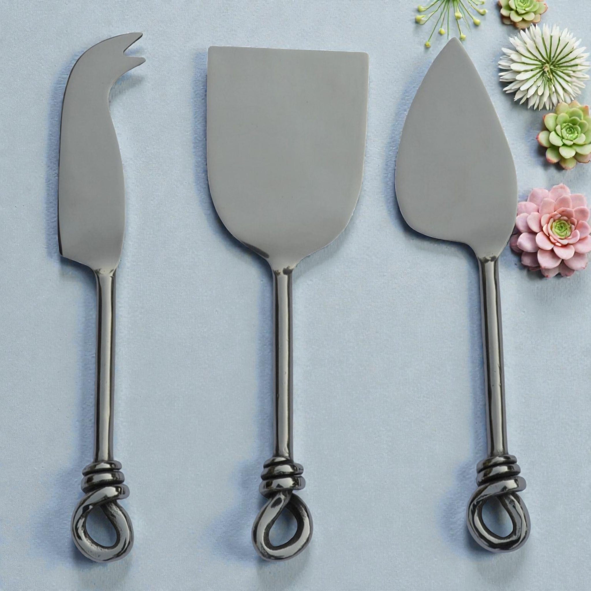 Love Knot Cheese Set — Set of 3 Mirror Polished